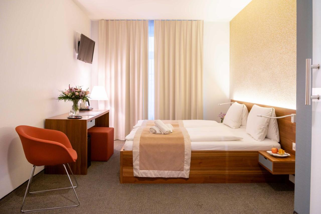 Hotel Engel Am Bahnhof Wädenswil Esterno foto