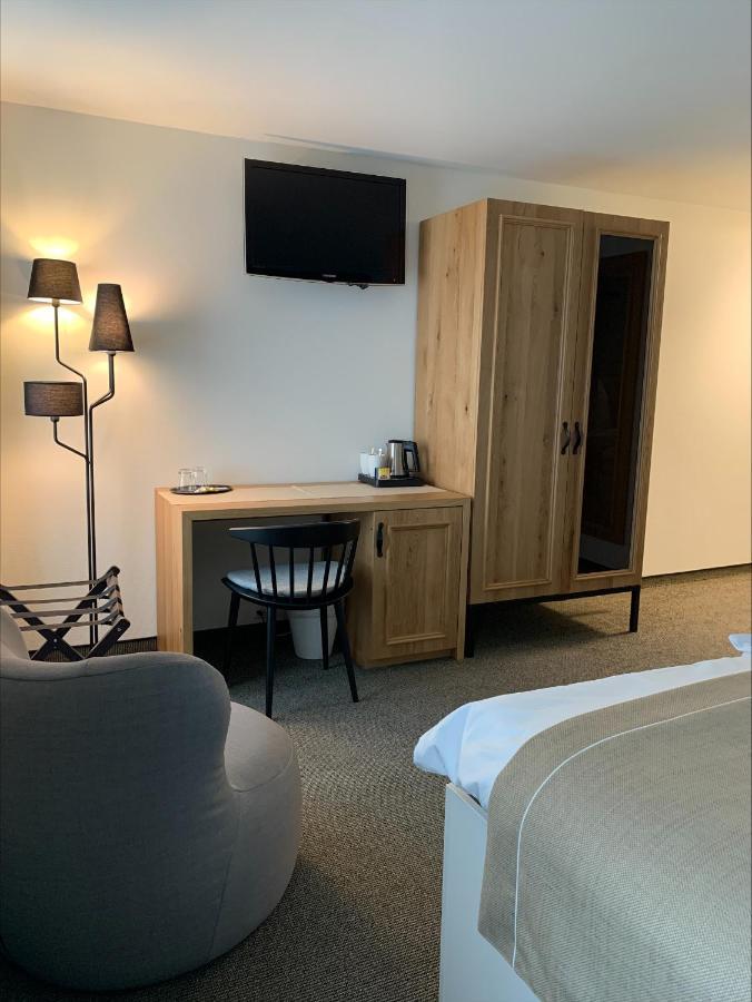 Hotel Engel Am Bahnhof Wädenswil Esterno foto